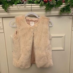 Forever 21 Girls pink fur vest Sz 13/14